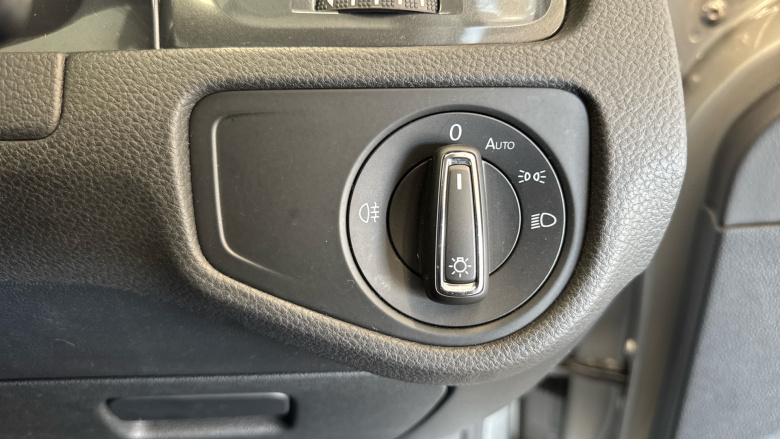 Volkswagen Golf 85kW e-Golf 5dr Auto Electric Hatchback